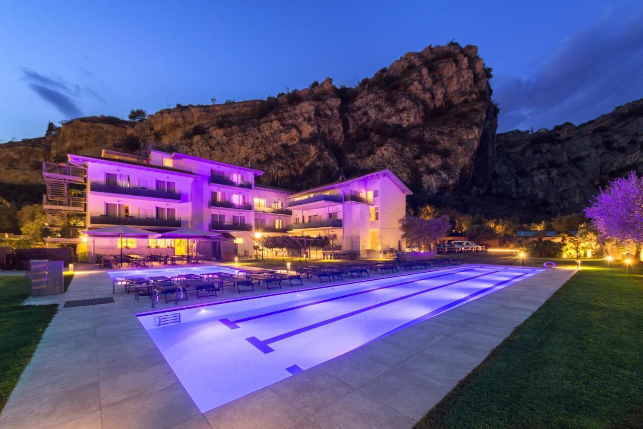 Aktivhotel Santalucia Torbole Sul Garda Exterior foto
