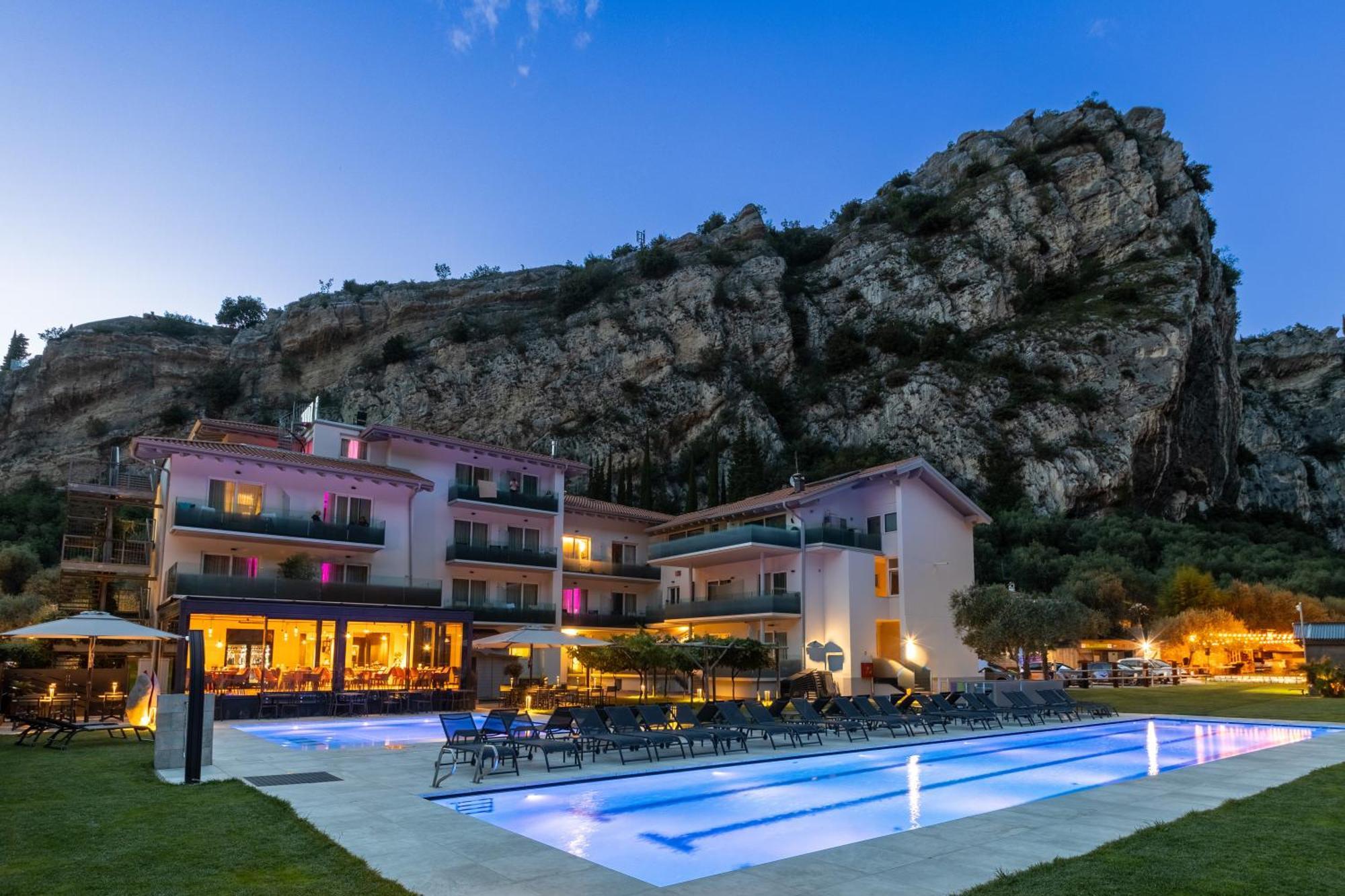 Aktivhotel Santalucia Torbole Sul Garda Exterior foto