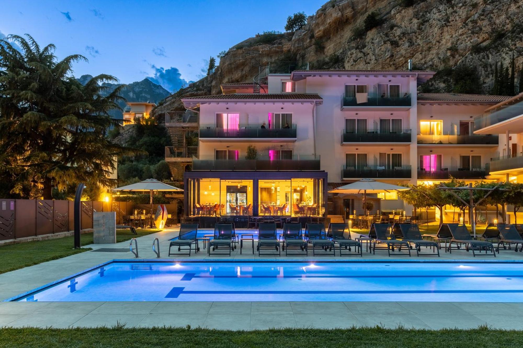 Aktivhotel Santalucia Torbole Sul Garda Exterior foto